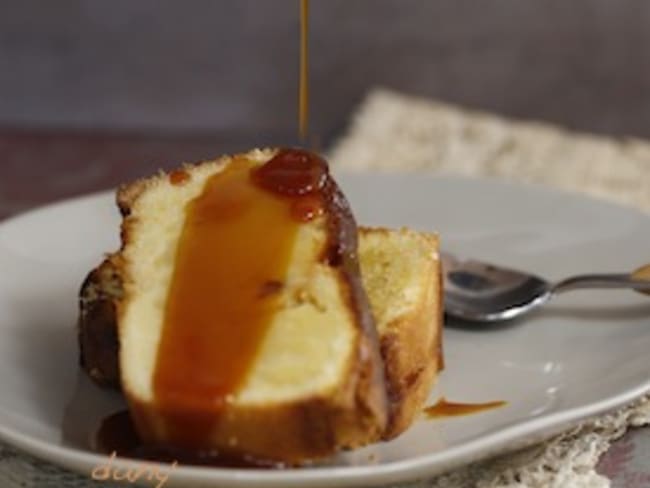 Cake au chocolat blanc et caramel salé