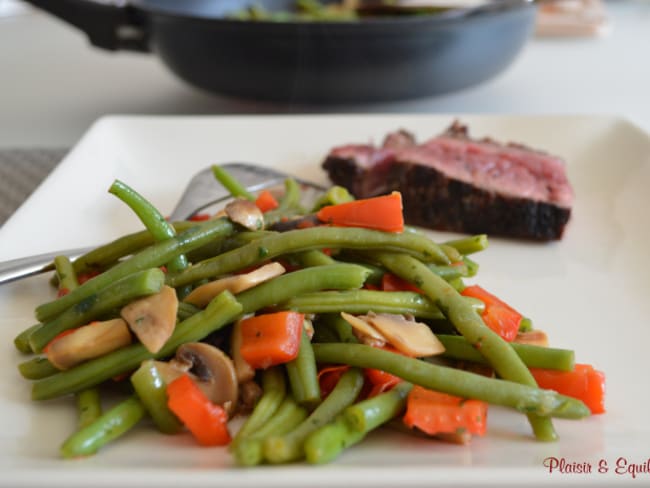 Poêlée de haricots verts, poivron et champignons