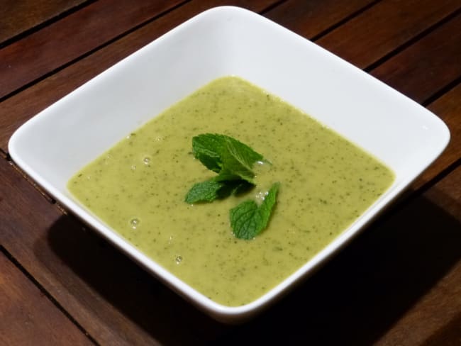 Velouté de courgettes à la menthe