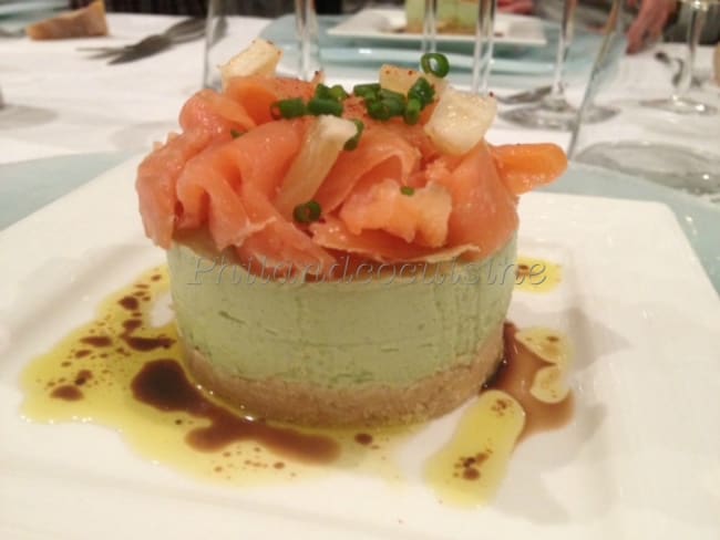 Mousse d'avocat au saumon fumé pour les fêtes