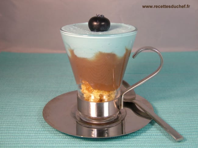 Verrine à la crème de marrons et chantilly goût myrtille