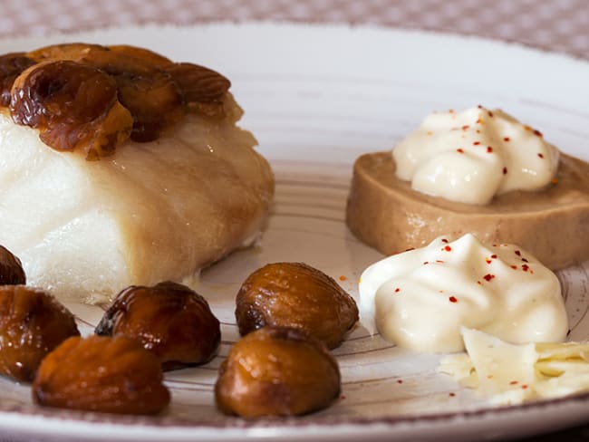 Dos de cabillaud en écailles de châtaignes, crème de châtaignes et son espuma