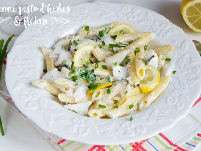 Penne au pesto d'herbes et au poisson