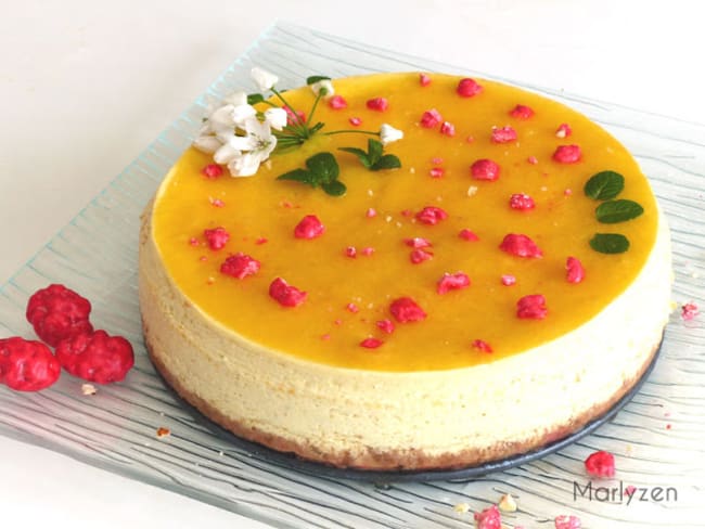 Cheesecake aux pralines roses et à la mangue