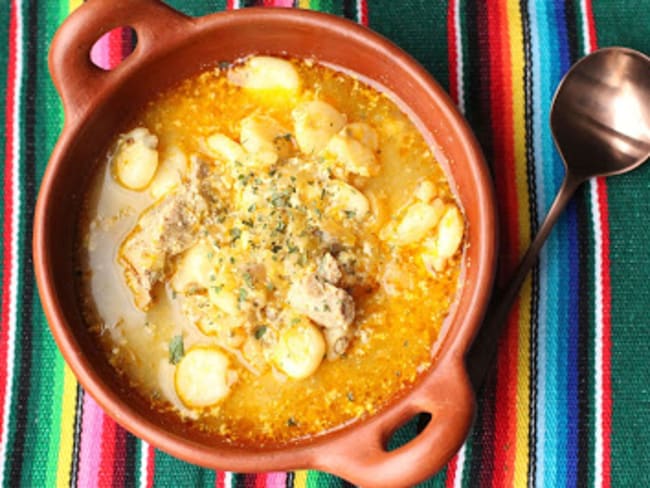 Soupe des Andes au maïs et au porc