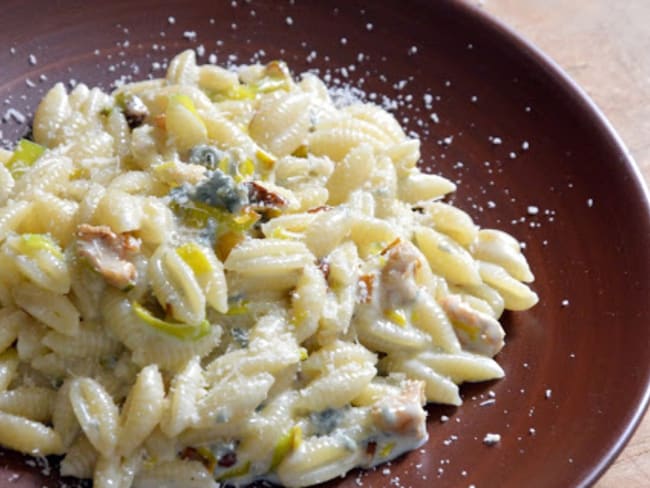 Gnocchetti sardi à la crème de bleu d'Auvergne, poireau et noix du Limousin