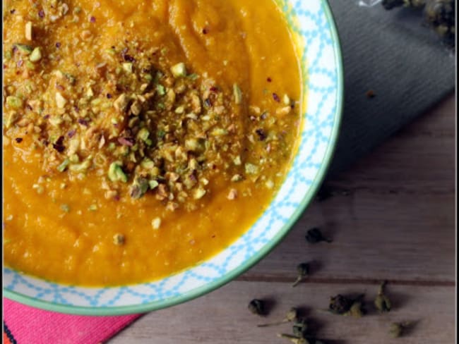 Velouté de carottes à l'orange et aux baies de la passion