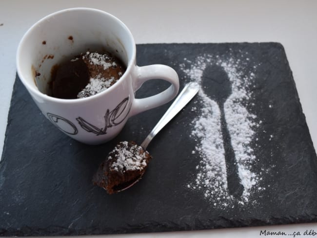 Mug cake au chocolat au mico-ondes