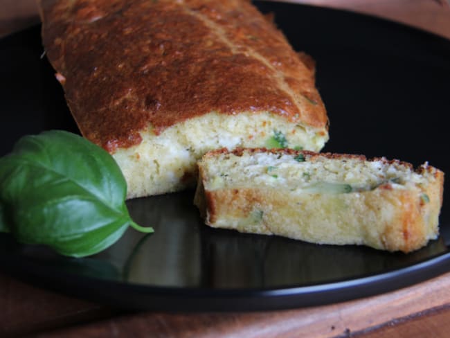 Cake ou mugcake courgette, chèvre et pesto