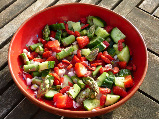 Salade aux fraises et asperges