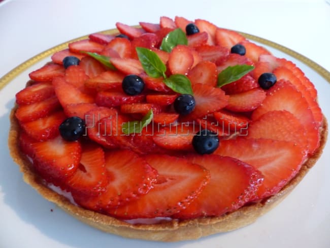 Tarte aux fraises sur un lit de crème au citron