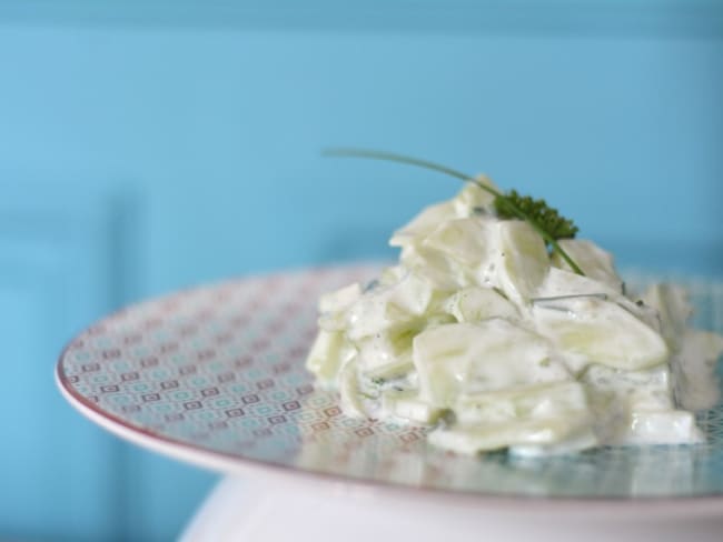 Salade fraiche printanière de concombres au yaourt