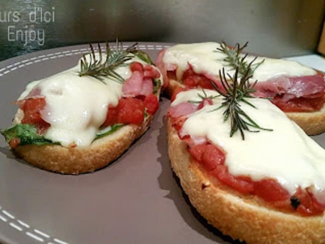 Bruschetta Jambon de Parme, Compotée de Tomates, Mozzarella