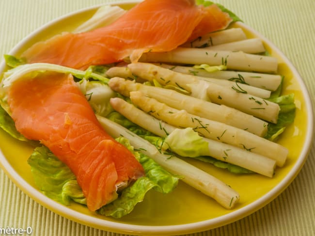 Salade légère de pointes d'asperges à la truite fumée