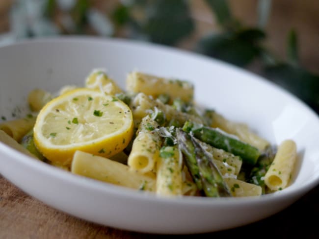 Penne alla primavera asperges, petits pois, citron