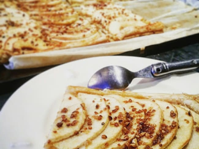 Tarte fine pommes sur lit de poudre d'amandes