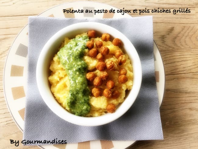 Polenta au pesto de noix de cajou et pois chiche grillés