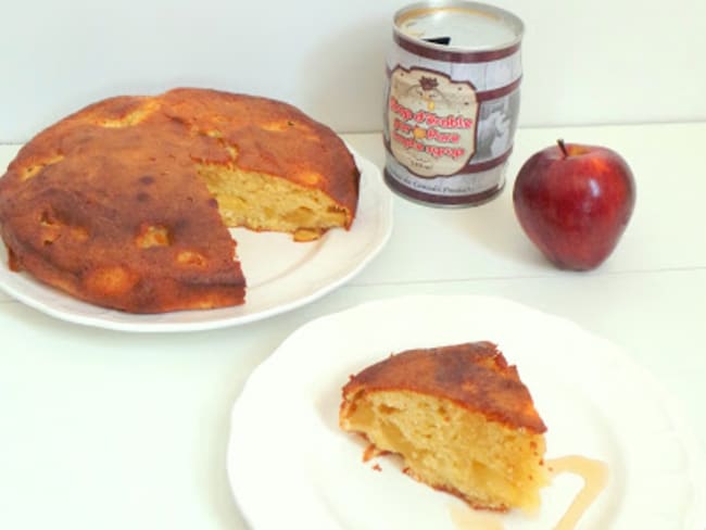 Gâteau aux pommes caramélisées au sirop d'érable