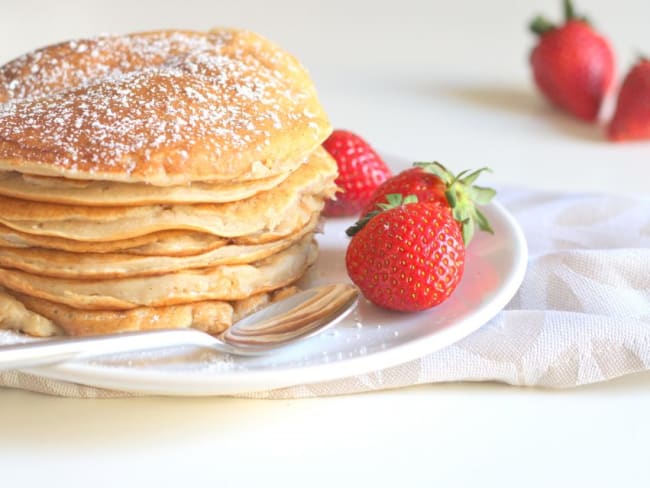 Pancakes healthy aux pommes sans oeufs et sans lait