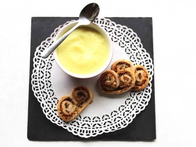 Velouté de chou fleur au curry, palmiers à la moutarde