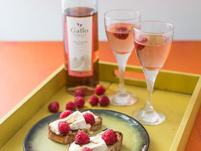 Bruschettas camembert, framboises et balsamique