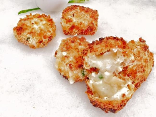 Petites croquettes de fromage de chèvre croustillantes