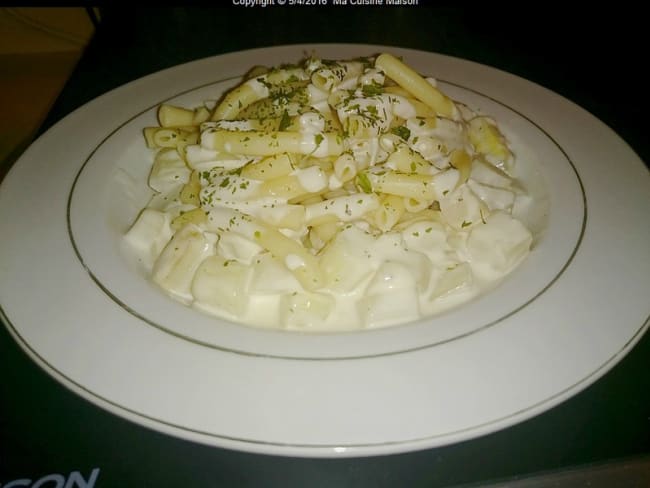 Macaronis et asperges sauce au fromage de chèvre