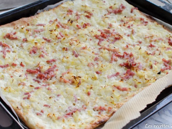 La tarte flambée alsacienne ou Flammenkueche