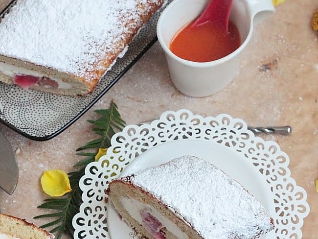 Gâteau roulé à la rhubarbe