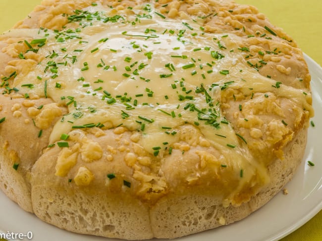 Fougasse au coulommiers et à la ciboulette