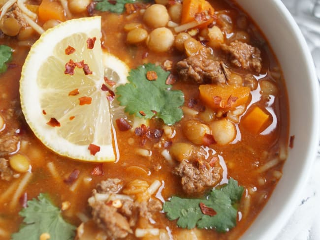 Harira : une soupe marocaine a l'agneau, aux lentilles et aux pois chiches