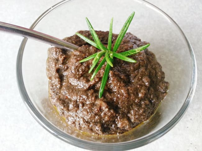 Comment préparer une tapenade noire fait maison