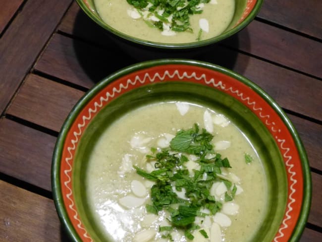 Gaspacho vert aux amandes