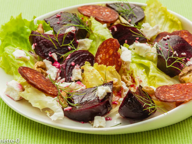 Salade de betterave, chorizo et fêta