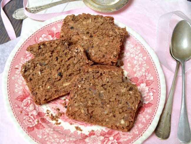 Cake aux pois-chiche, vanille, caroube et noix de coco