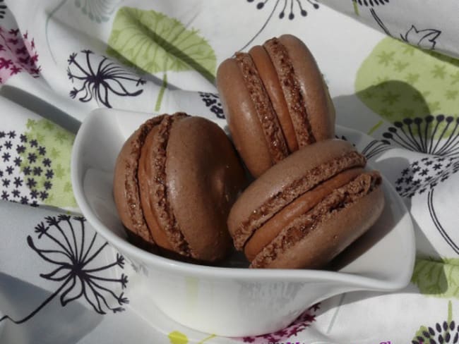 Macarons au chocolat noir