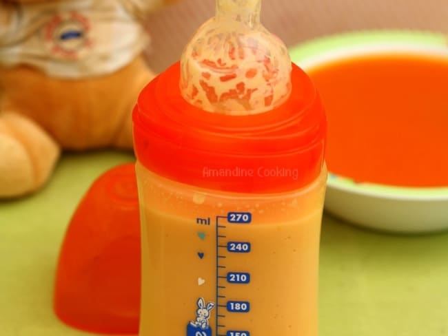 Soupe pour bébé carotte, ananas et curcuma