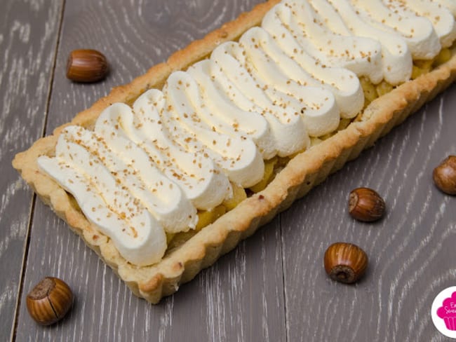 Tarte aux pommes caramélisées, noisettes et chantilly