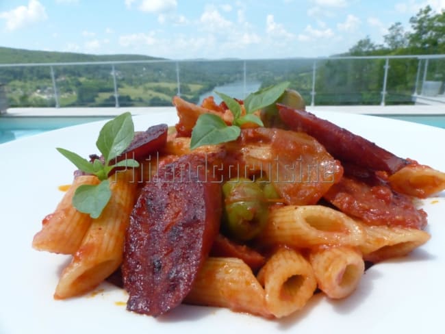 Penne au chorizo et aux olives