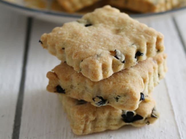 Sablés au parmesan, Olives et Thym (crackers apéritifs)