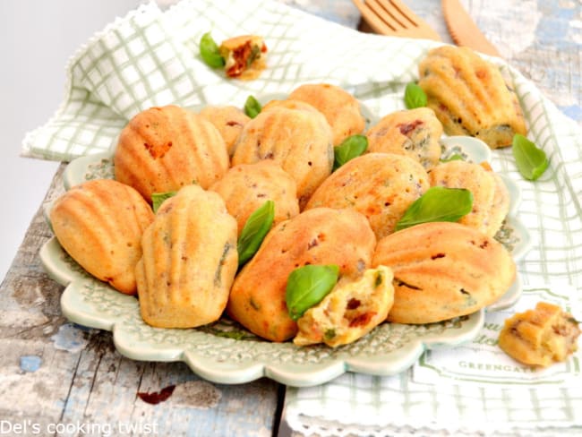 Madeleines au chèvre et aux tomates séchées