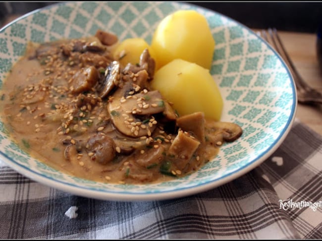 Seitan sauce moutarde et champignons et ses pommes vapeur