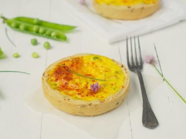 Quiches aux petits pois, brebis et noisettes