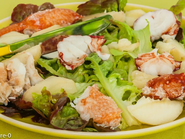 Salade de fête de homard aux pêches