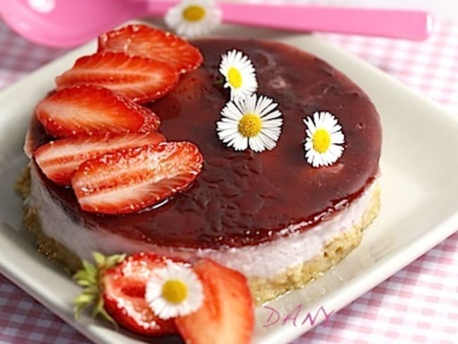 Entremet aux fraises et au yaourt, fond de sablé breton