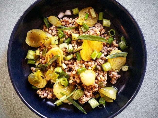 Risotto de sarrasin aux oignons nouveaux