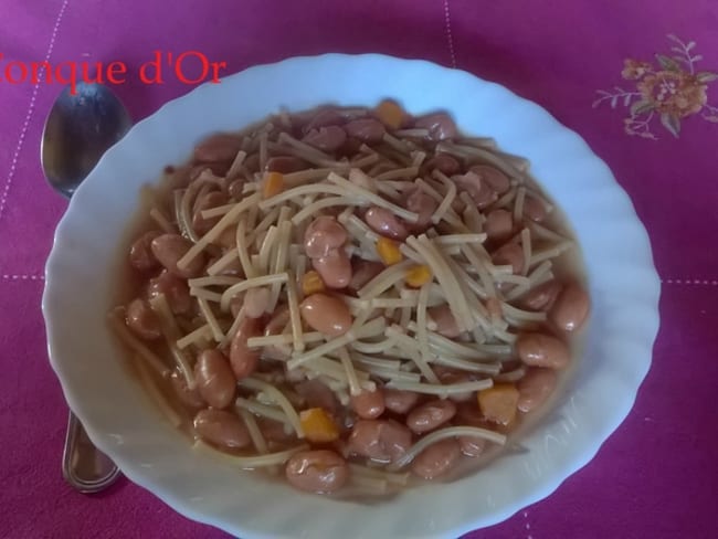 Soupe de petits spaghettis et haricots Borlotti frais