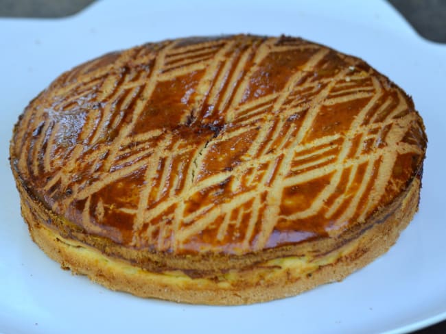 Gâteau basque à la cerise noire