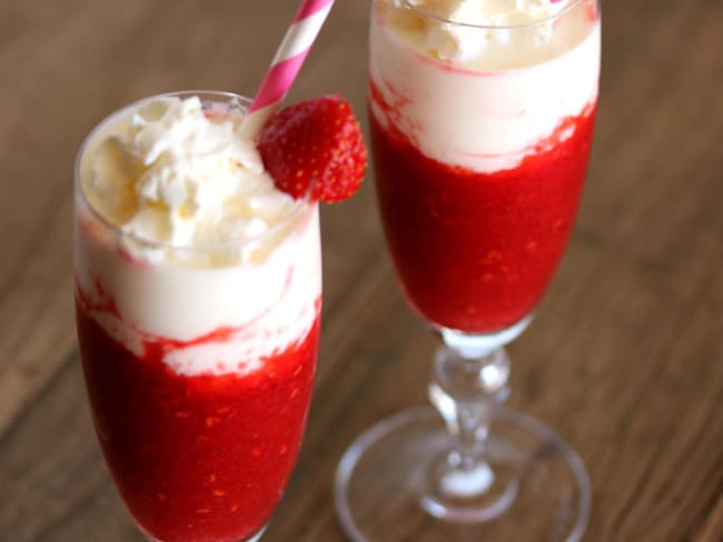 Cocktail fraises et framboises et chantilly au yaourt