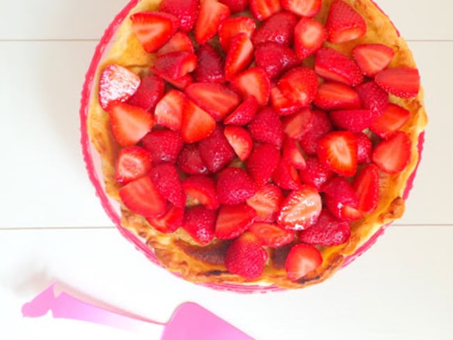 Tarte à la rhubarbe à la crème d'amandes ou tarte à la rhubarbe, fraises et crème d'amandes